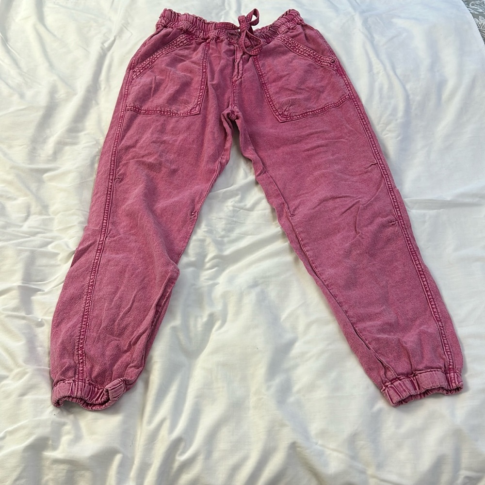 Good condition, by Anthropologie pink cargo pants, size XS